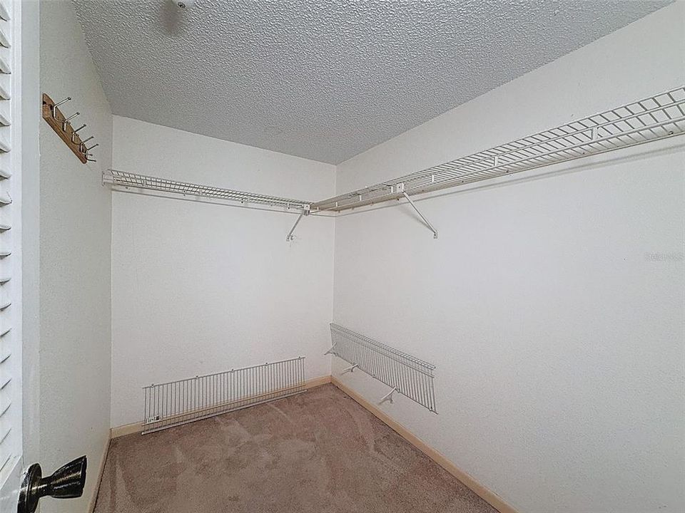 待售: $160,000 (2 贝兹, 2 浴室, 1220 平方英尺)