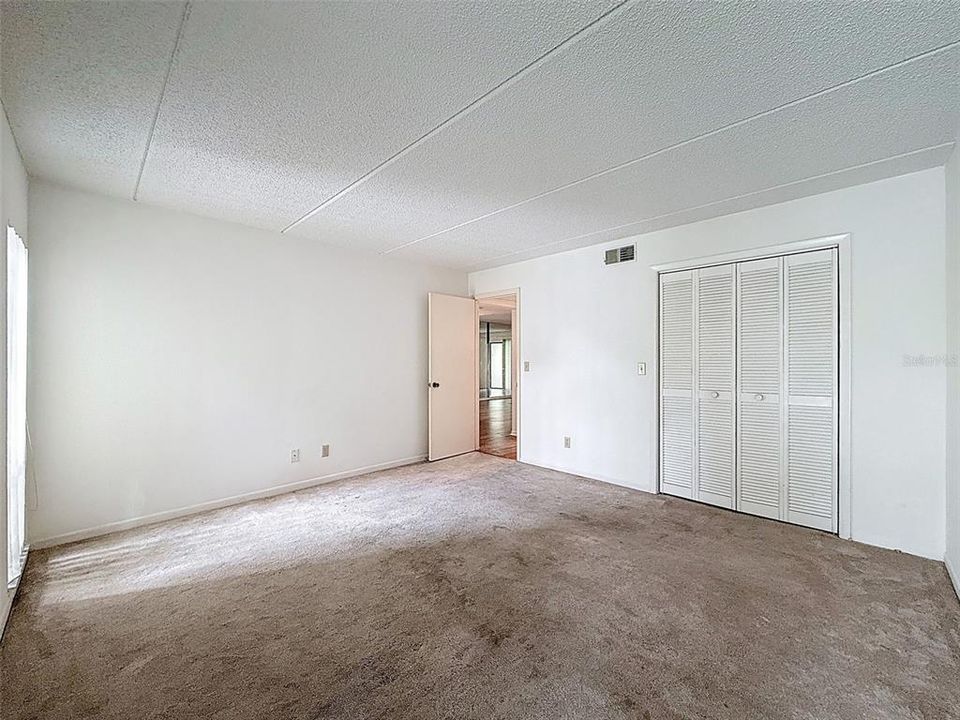 待售: $160,000 (2 贝兹, 2 浴室, 1220 平方英尺)