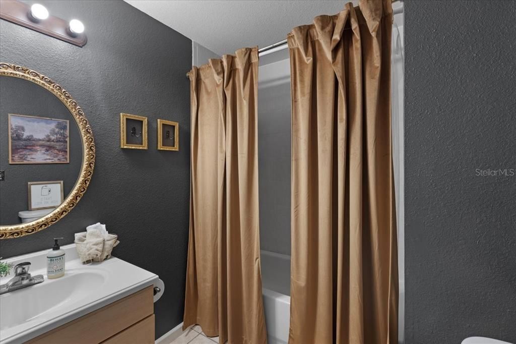 En Venta: $217,000 (3 camas, 2 baños, 1163 Pies cuadrados)