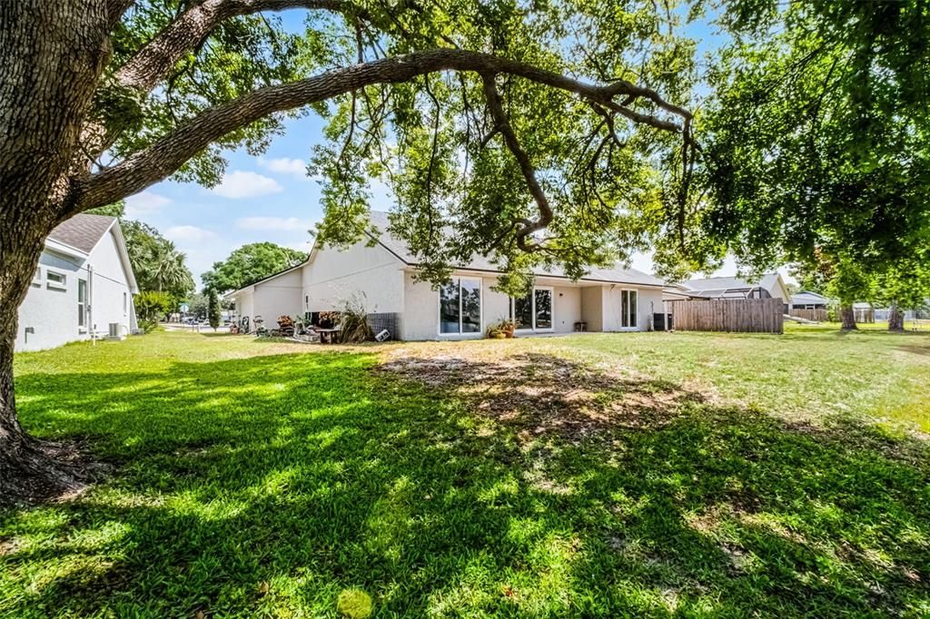 For Rent: $3,350 (4 beds, 2 baths, 1966 Square Feet)