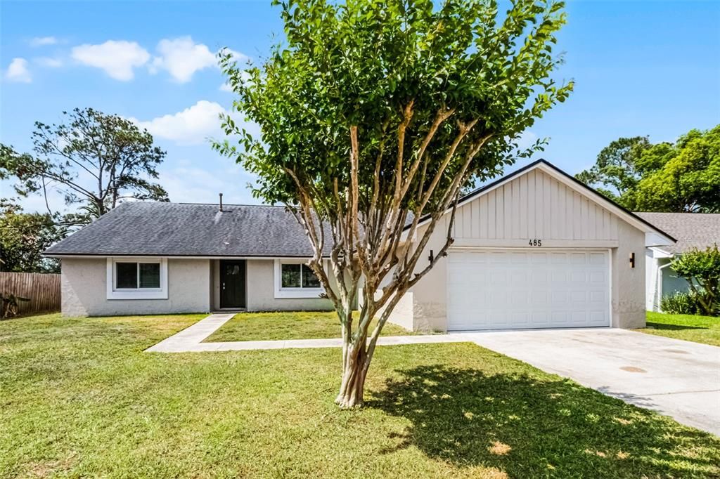 For Rent: $3,350 (4 beds, 2 baths, 1966 Square Feet)