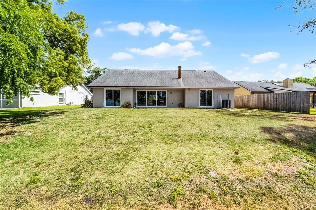 For Rent: $3,350 (4 beds, 2 baths, 1966 Square Feet)