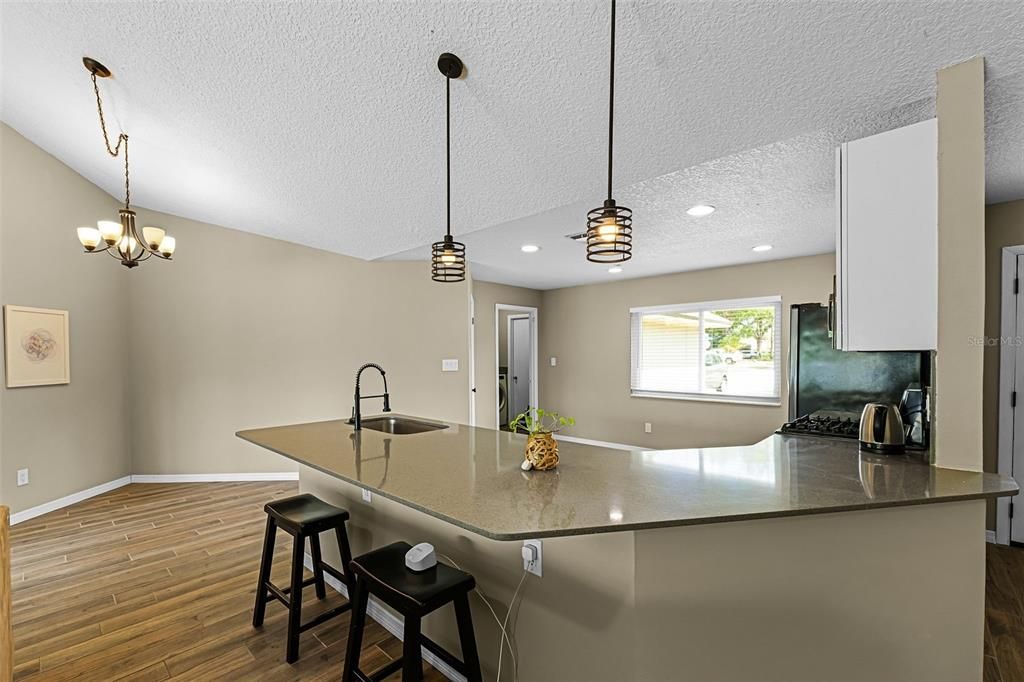 For Rent: $3,350 (4 beds, 2 baths, 1966 Square Feet)