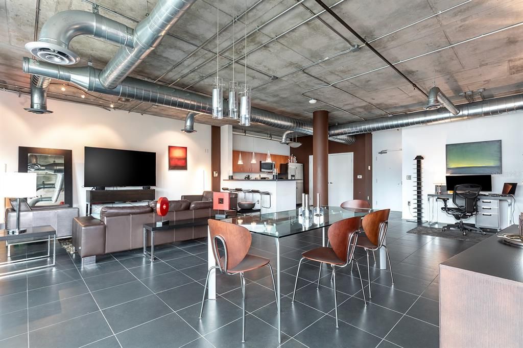 For Sale: $355,000 (1 beds, 2 baths, 1465 Square Feet)