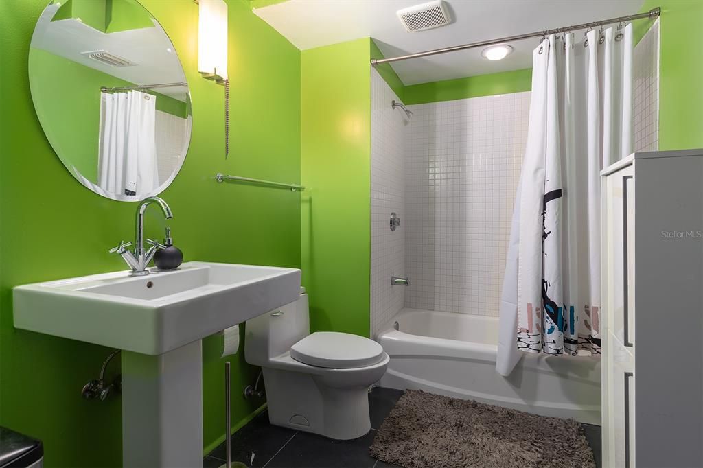 For Sale: $355,000 (1 beds, 2 baths, 1465 Square Feet)