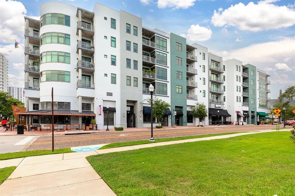 For Sale: $355,000 (1 beds, 2 baths, 1465 Square Feet)