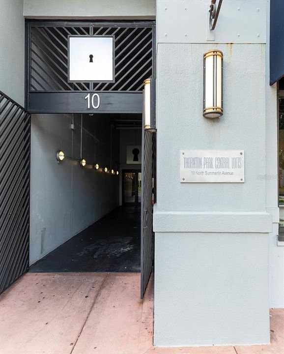 For Sale: $355,000 (1 beds, 2 baths, 1465 Square Feet)