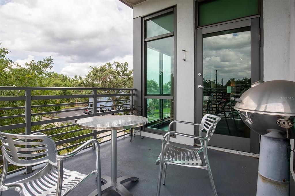 For Sale: $355,000 (1 beds, 2 baths, 1465 Square Feet)