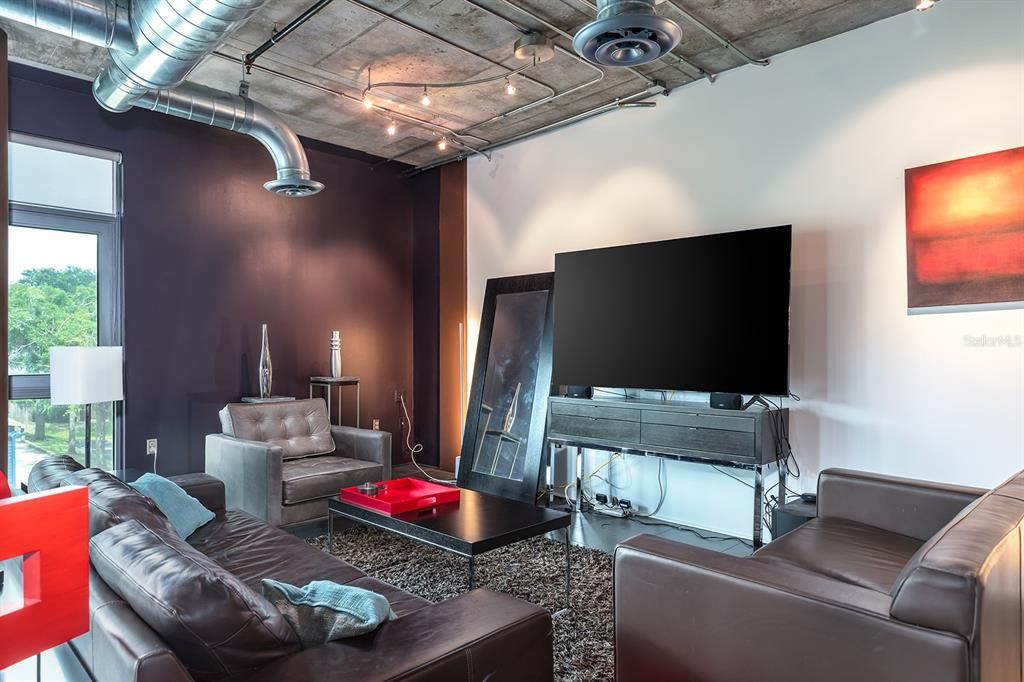 For Sale: $355,000 (1 beds, 2 baths, 1465 Square Feet)