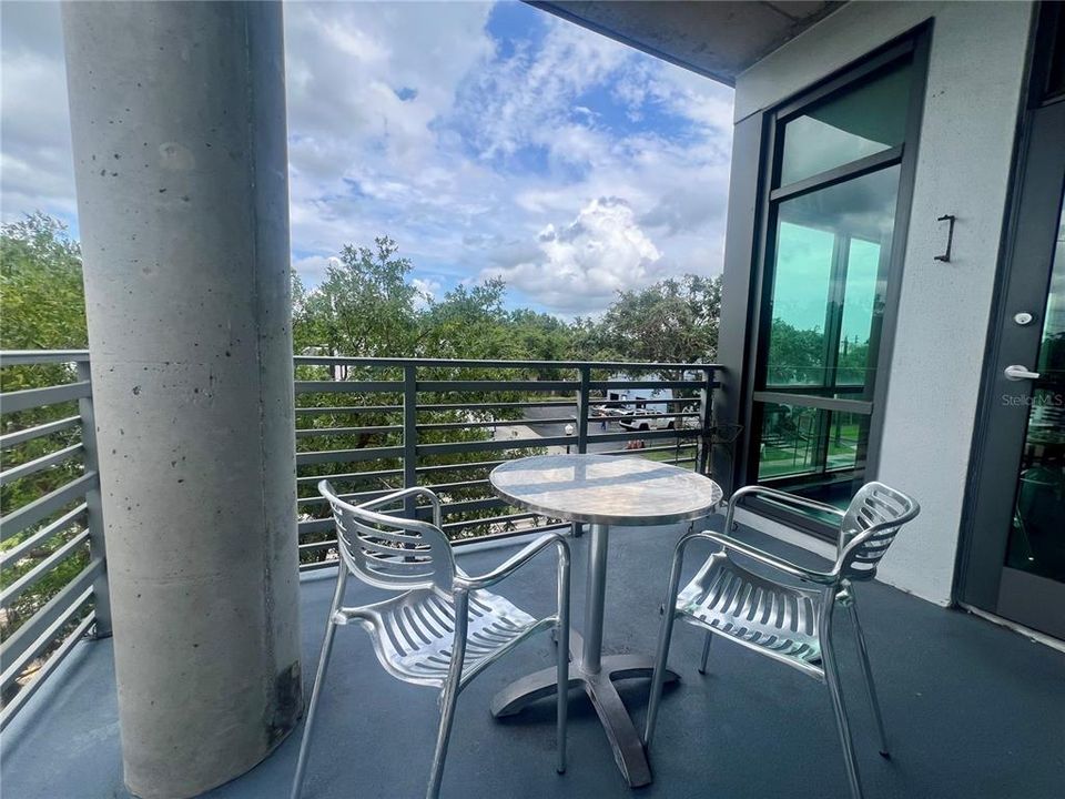 For Sale: $355,000 (1 beds, 2 baths, 1465 Square Feet)