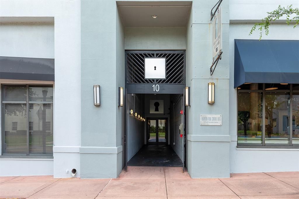 For Sale: $355,000 (1 beds, 2 baths, 1465 Square Feet)