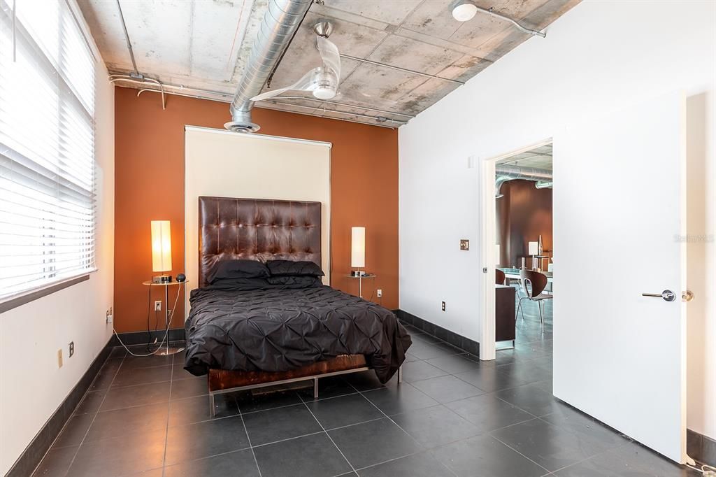 For Sale: $355,000 (1 beds, 2 baths, 1465 Square Feet)