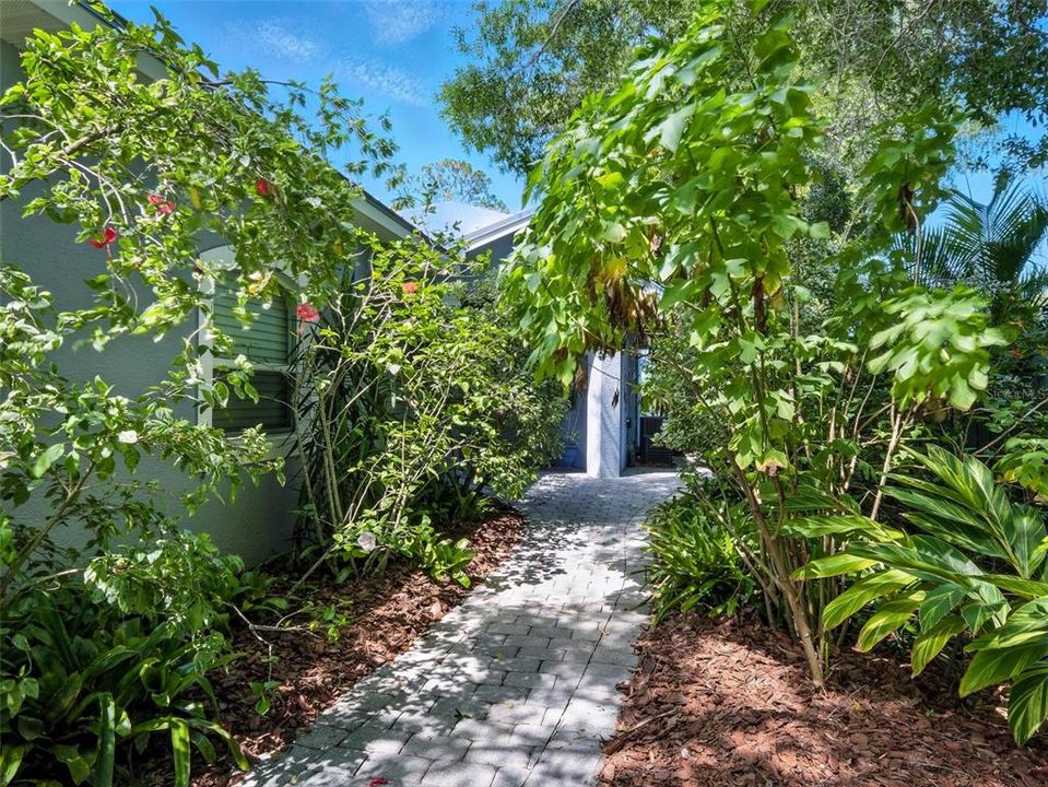 For Sale: $1,895,000 (3 beds, 3 baths, 2962 Square Feet)