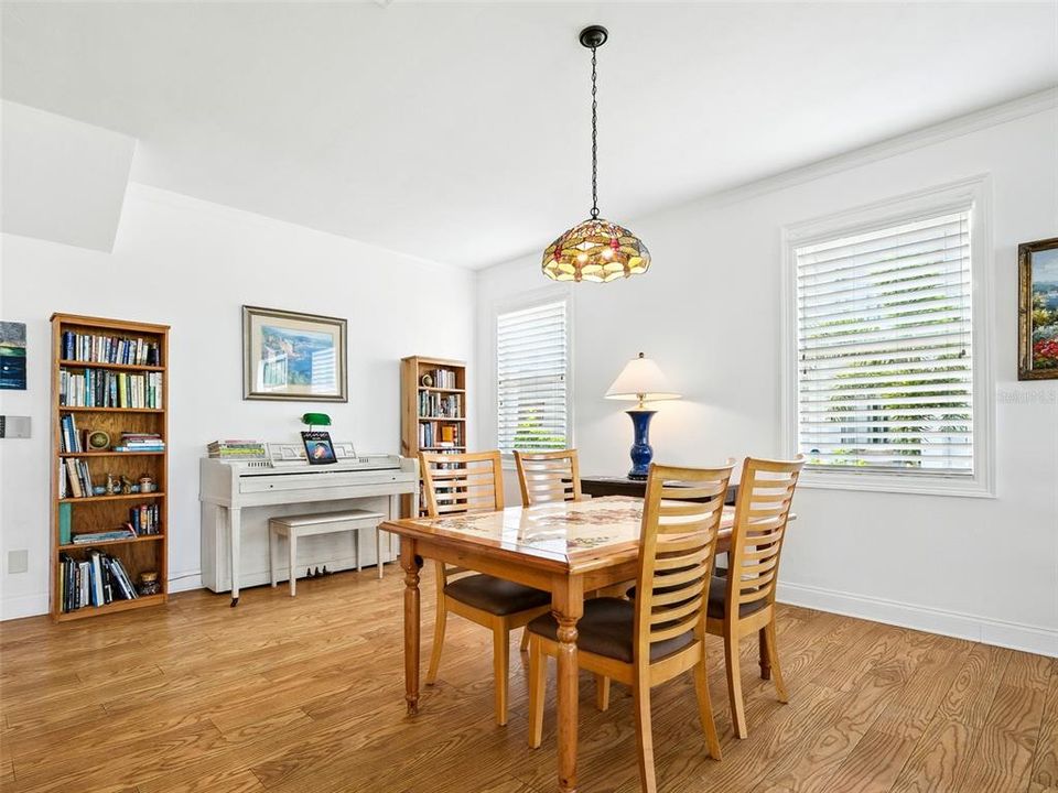 For Sale: $1,895,000 (3 beds, 3 baths, 2962 Square Feet)