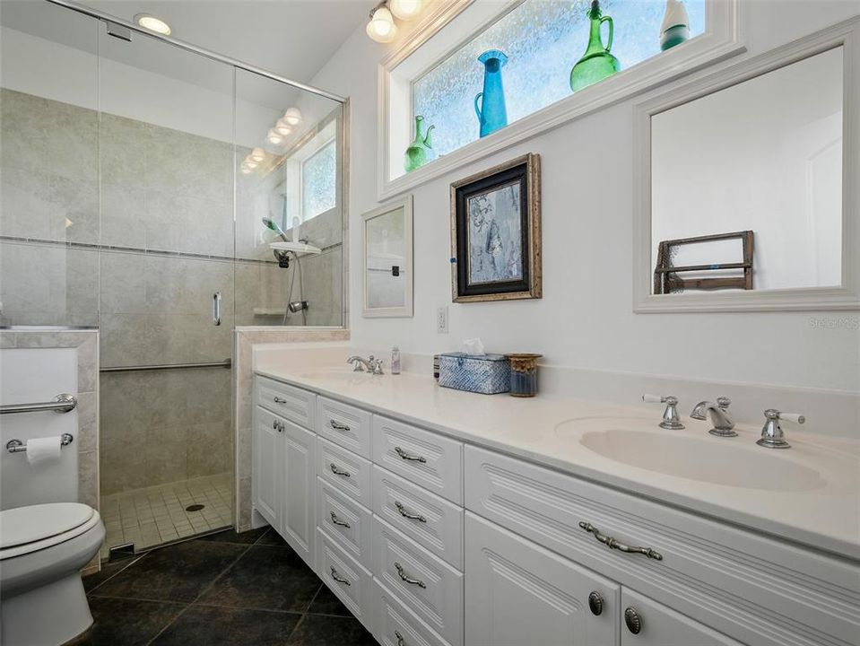 For Sale: $1,895,000 (3 beds, 3 baths, 2962 Square Feet)