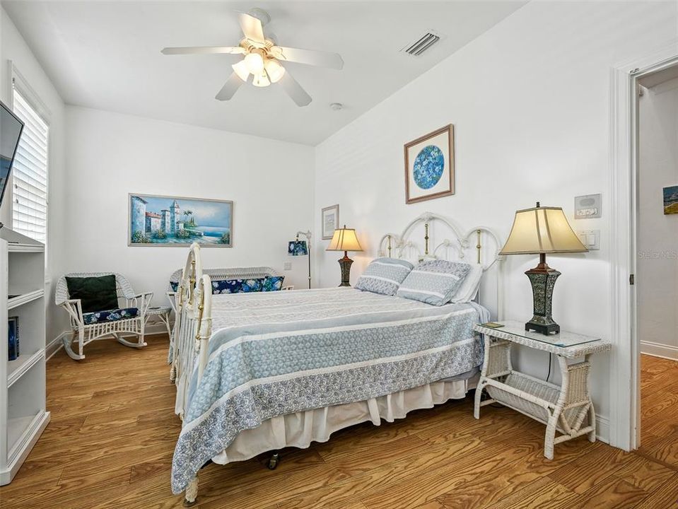 For Sale: $1,895,000 (3 beds, 3 baths, 2962 Square Feet)