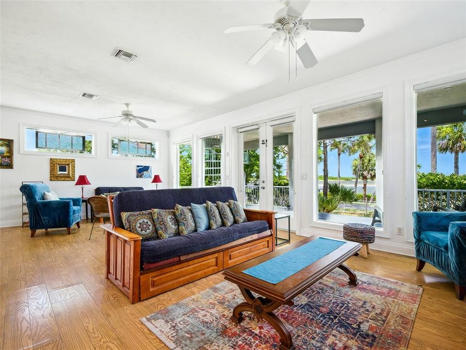 For Sale: $1,895,000 (3 beds, 3 baths, 2962 Square Feet)