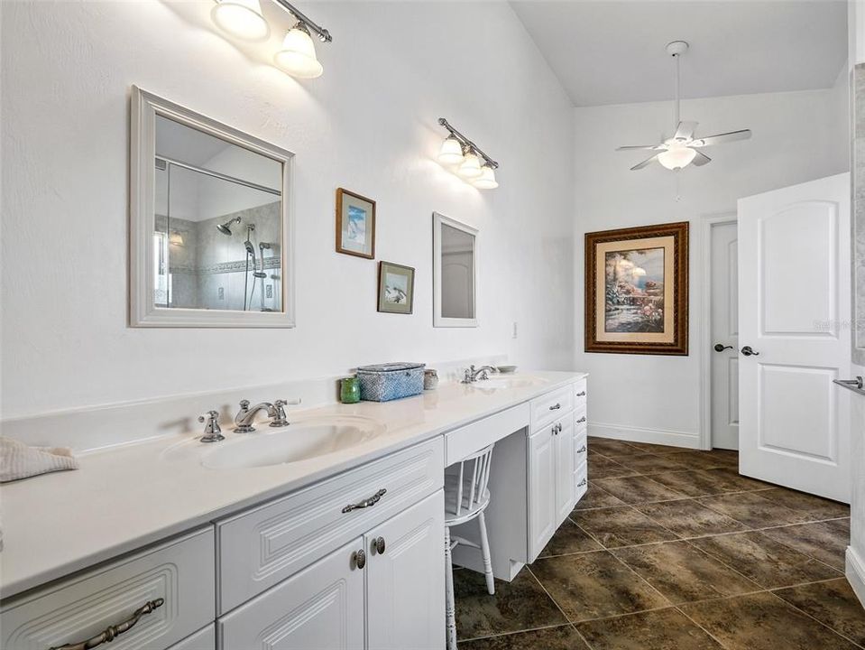 For Sale: $1,895,000 (3 beds, 3 baths, 2962 Square Feet)