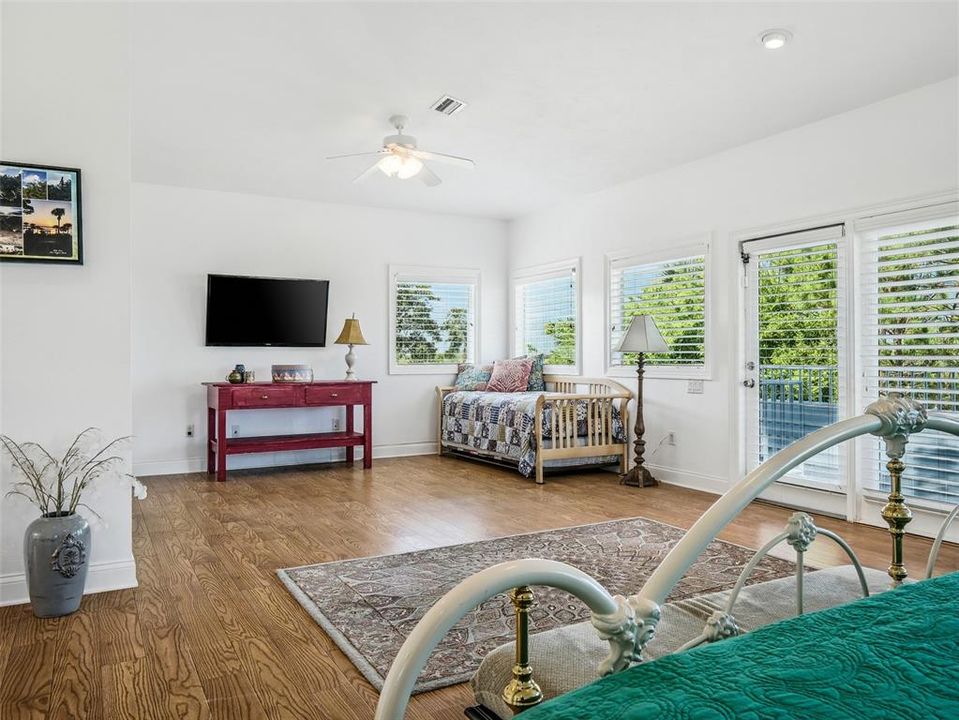 For Sale: $1,895,000 (3 beds, 3 baths, 2962 Square Feet)