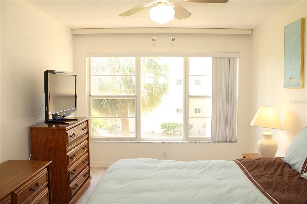 出租: $2,495 (2 贝兹, 2 浴室, 1007 平方英尺)