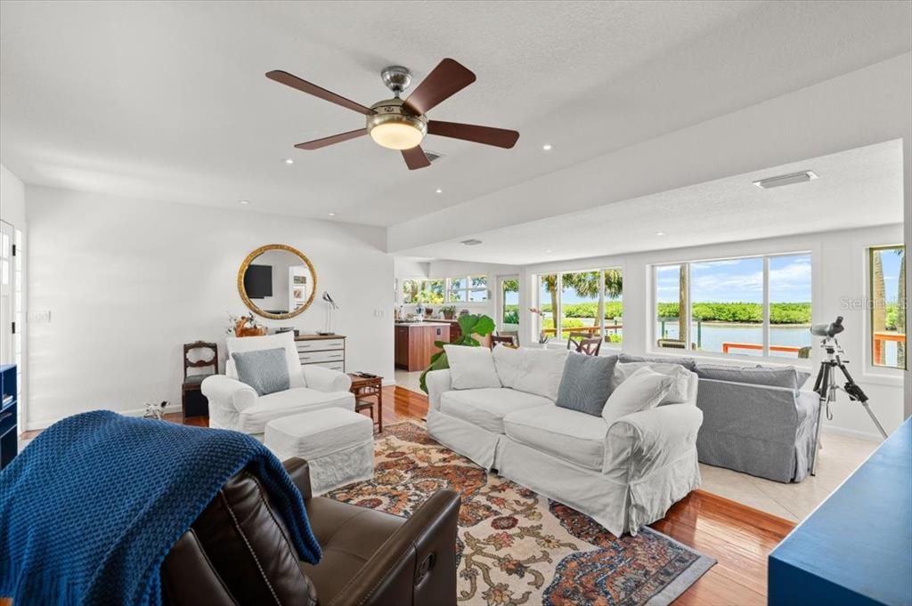 For Sale: $1,749,000 (3 beds, 3 baths, 1963 Square Feet)