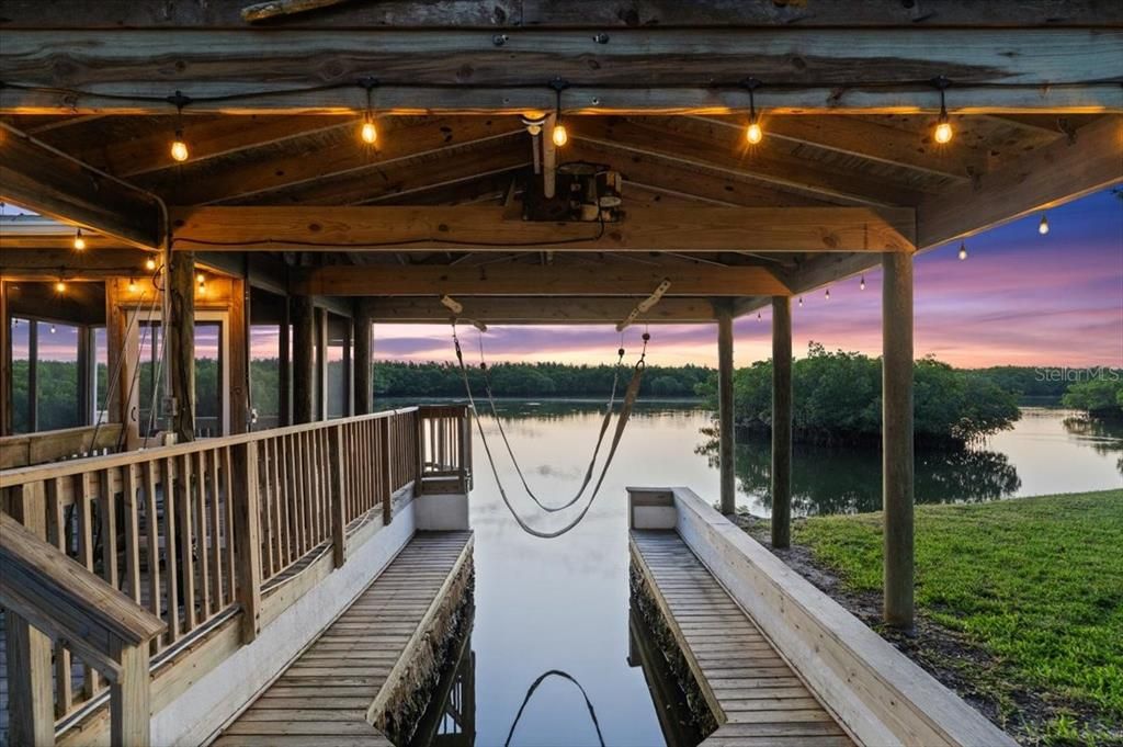 For Sale: $1,749,000 (3 beds, 3 baths, 1963 Square Feet)