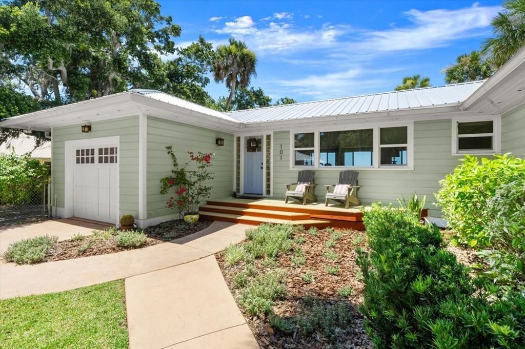 For Sale: $1,749,000 (3 beds, 3 baths, 1963 Square Feet)