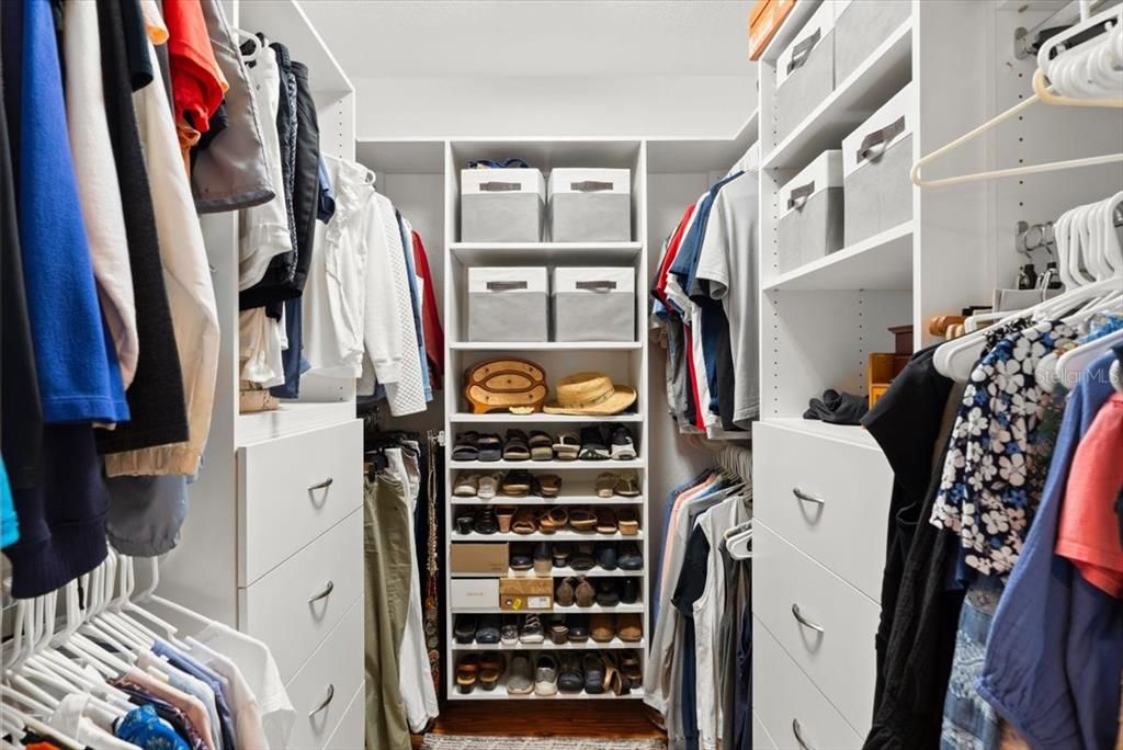 For Sale: $1,749,000 (3 beds, 3 baths, 1963 Square Feet)