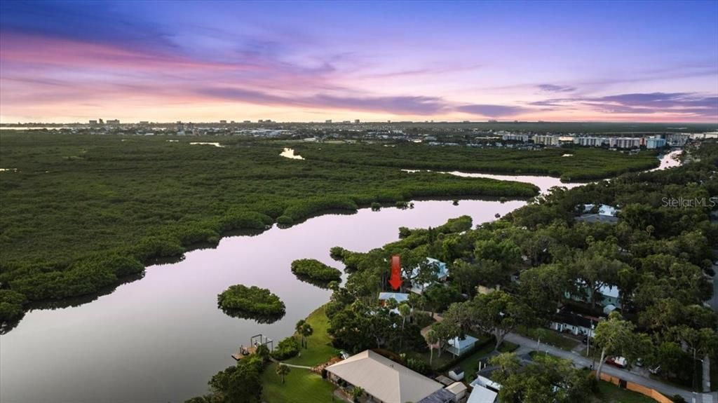 For Sale: $1,749,000 (3 beds, 3 baths, 1963 Square Feet)