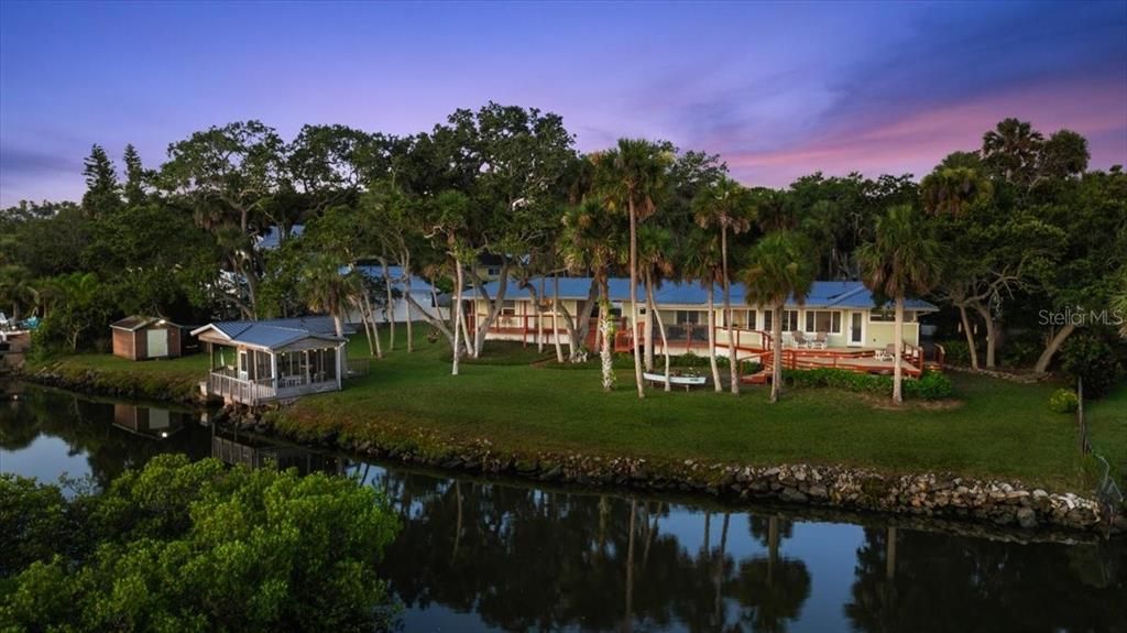 For Sale: $1,749,000 (3 beds, 3 baths, 1963 Square Feet)