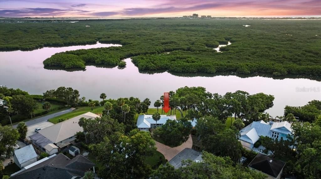 For Sale: $1,749,000 (3 beds, 3 baths, 1963 Square Feet)