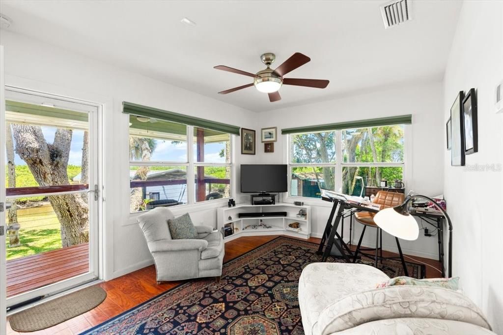 For Sale: $1,749,000 (3 beds, 3 baths, 1963 Square Feet)