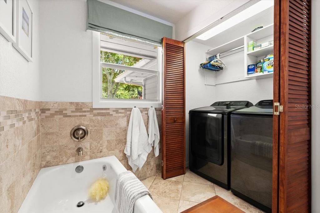 For Sale: $1,749,000 (3 beds, 3 baths, 1963 Square Feet)