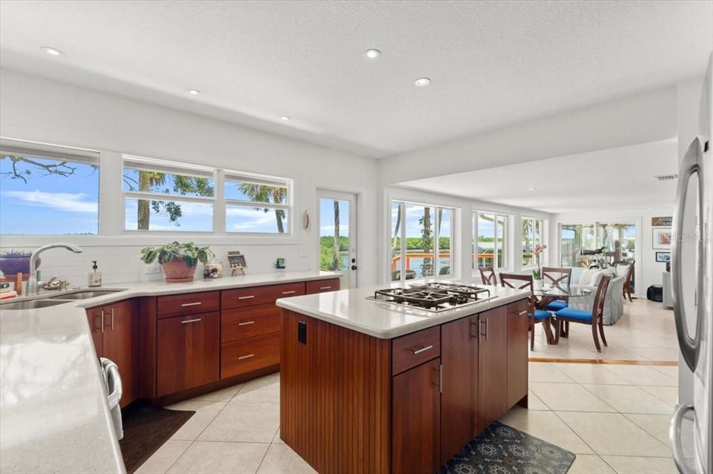 For Sale: $1,749,000 (3 beds, 3 baths, 1963 Square Feet)