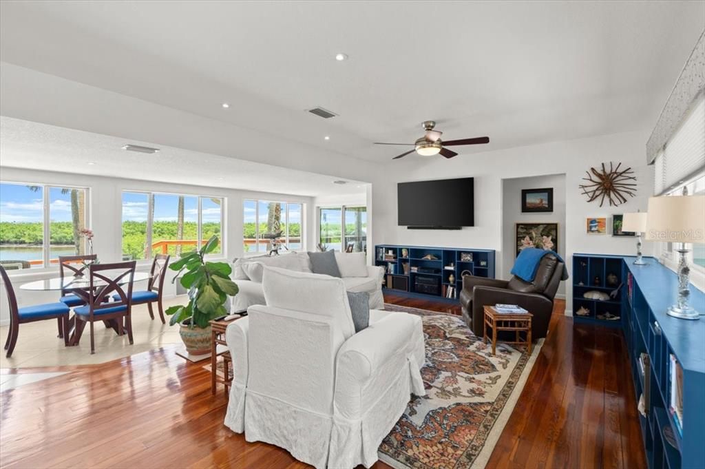 For Sale: $1,749,000 (3 beds, 3 baths, 1963 Square Feet)