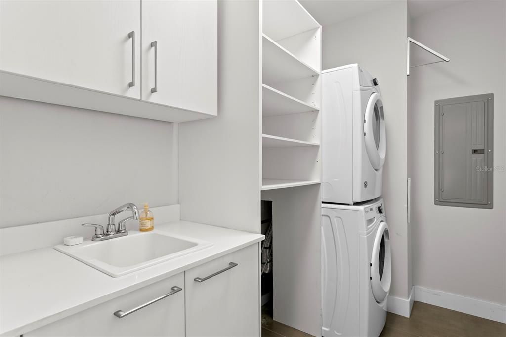 For Sale: $7,000,000 (3 beds, 3 baths, 4005 Square Feet)