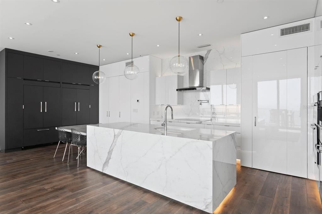 For Sale: $7,000,000 (3 beds, 3 baths, 4005 Square Feet)