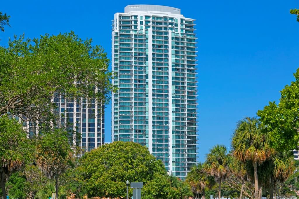 For Sale: $7,000,000 (3 beds, 3 baths, 4005 Square Feet)