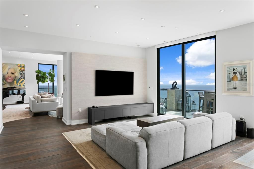 For Sale: $7,000,000 (3 beds, 3 baths, 4005 Square Feet)