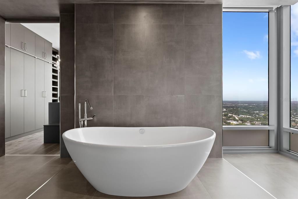 For Sale: $7,000,000 (3 beds, 3 baths, 4005 Square Feet)