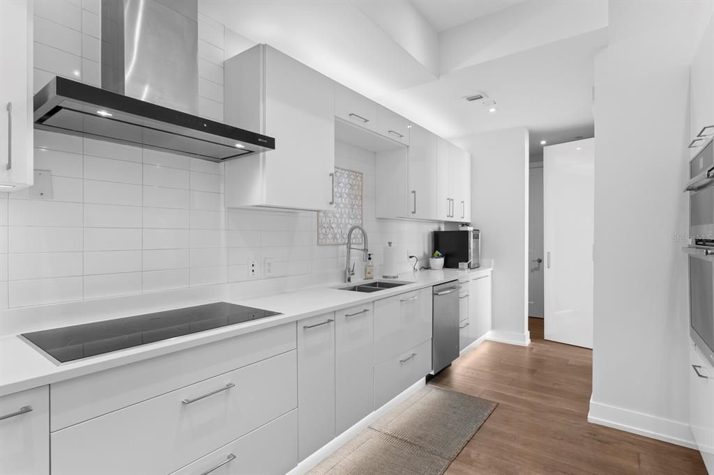 For Sale: $7,000,000 (3 beds, 3 baths, 4005 Square Feet)