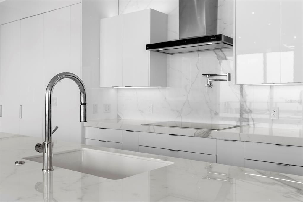 For Sale: $7,000,000 (3 beds, 3 baths, 4005 Square Feet)