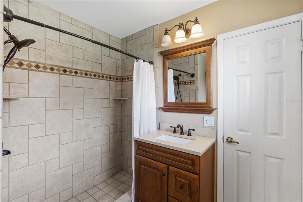 На продажу: $699,000 (5 спален, 3 ванн, 4887 Квадратных фут)