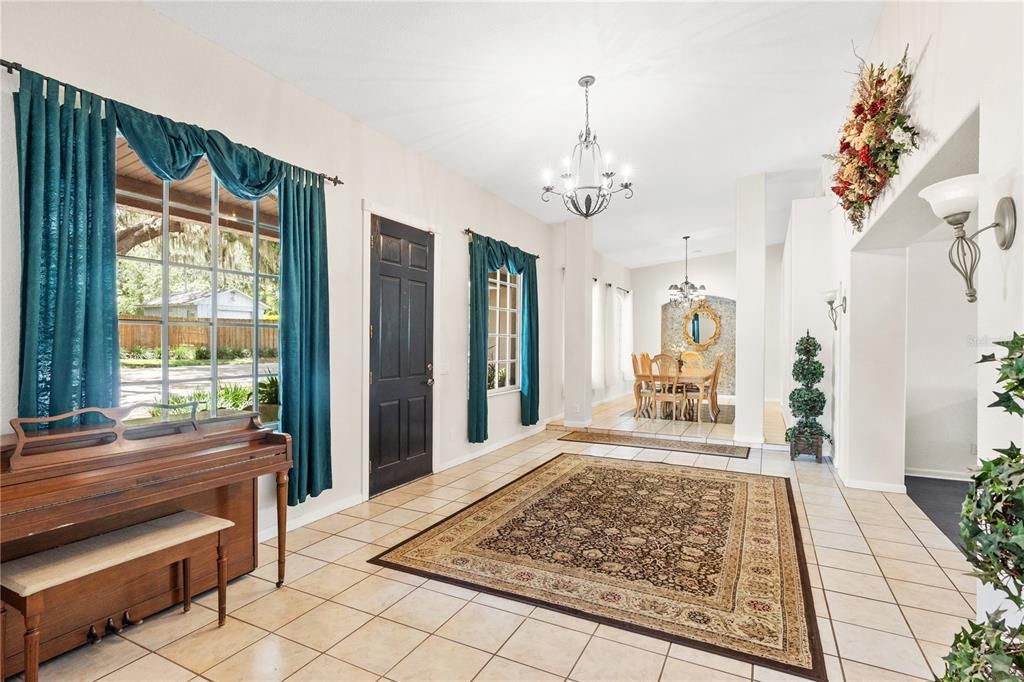 На продажу: $699,000 (5 спален, 3 ванн, 4887 Квадратных фут)