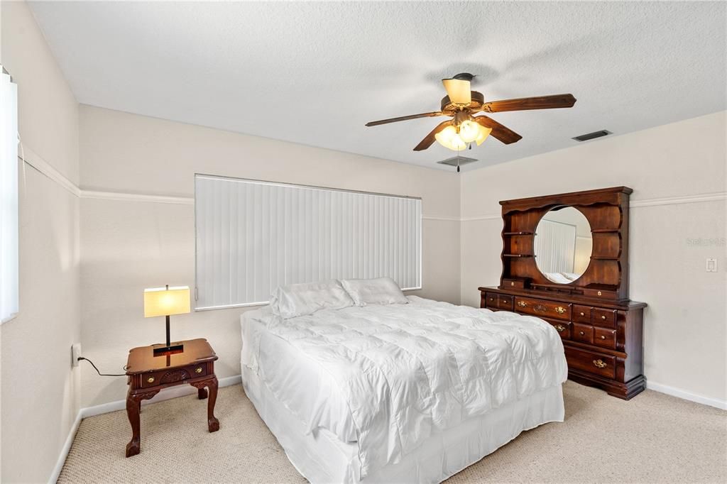 На продажу: $699,000 (5 спален, 3 ванн, 4887 Квадратных фут)