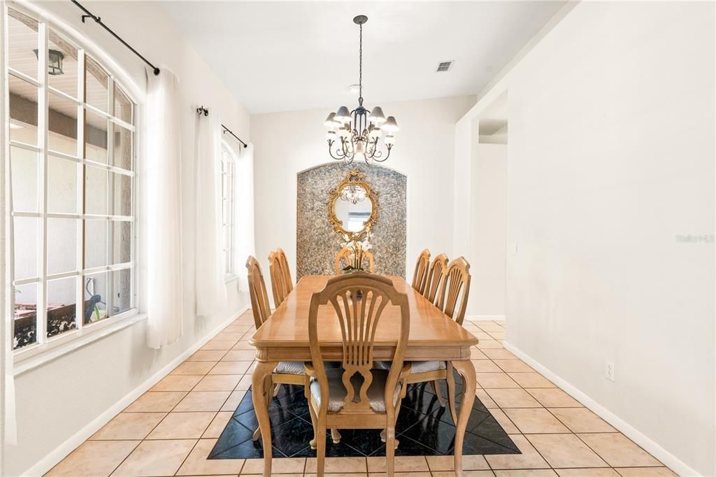 На продажу: $699,000 (5 спален, 3 ванн, 4887 Квадратных фут)