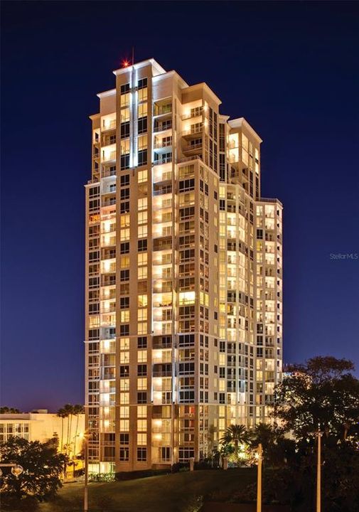 最近售出: $1,500,000 (3 贝兹, 2 浴室, 2425 平方英尺)