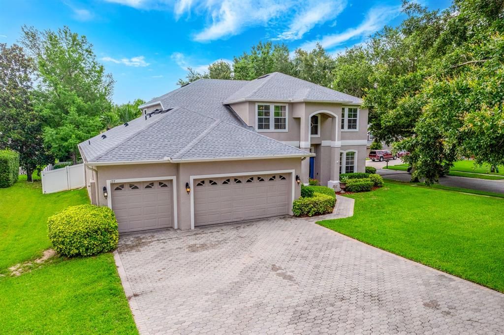 合同活跃: $770,000 (5 贝兹, 3 浴室, 3426 平方英尺)