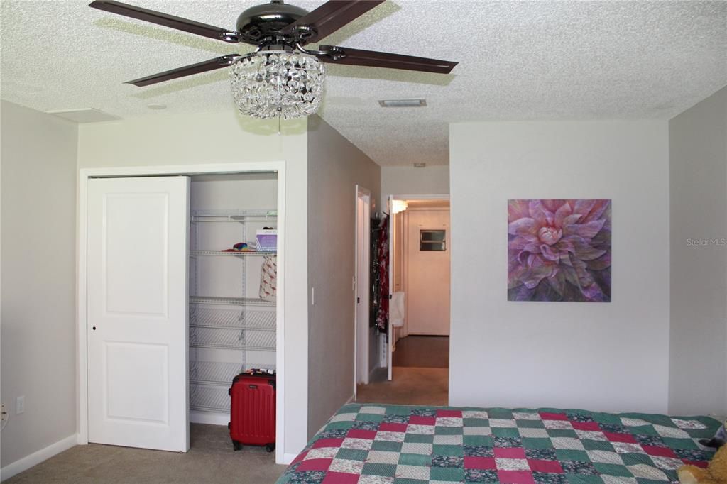 合同活跃: $189,900 (2 贝兹, 2 浴室, 1424 平方英尺)