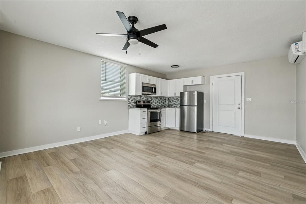 For Rent: $1,395 (1 beds, 1 baths, 615 Square Feet)